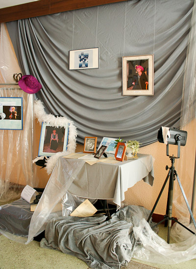 Выставка &laquo;Через мост времени и судьбы&raquo;, посвящённая юбилею заслуженной артистки России Тамары Анохиной &mdash; актрисы Городского драматического театра &laquo;Студия&raquo; Л. Ермолаевой. 2007