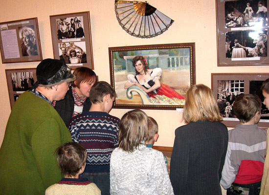 Выставка &laquo;У музыки в плену!&raquo;, посвящённая юбилею заслуженной артистки России Ирины Трусовой. 2010