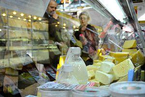 Омичей обеспечили крестьянскими продуктами