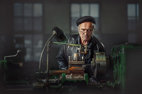 В трамвайном депо. 60-е. Реконструкция. Снимок из серии &laquo;Ожившая трамвайная история&raquo;