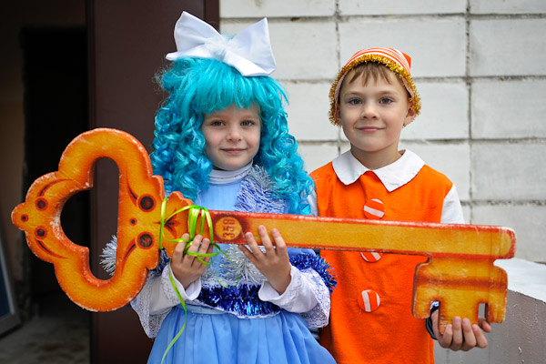 新建筑学校的启动仪式