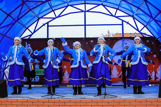 Зимнее выступление на открытой площадке