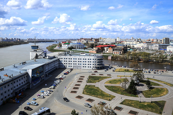 Площадь им. И. Д. Бухгольца. Вид на место слияния Иртыша и Оми