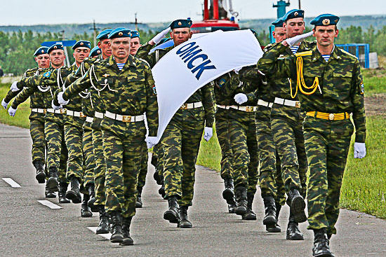  Курсанты 242-го учебного центра ВДВ 