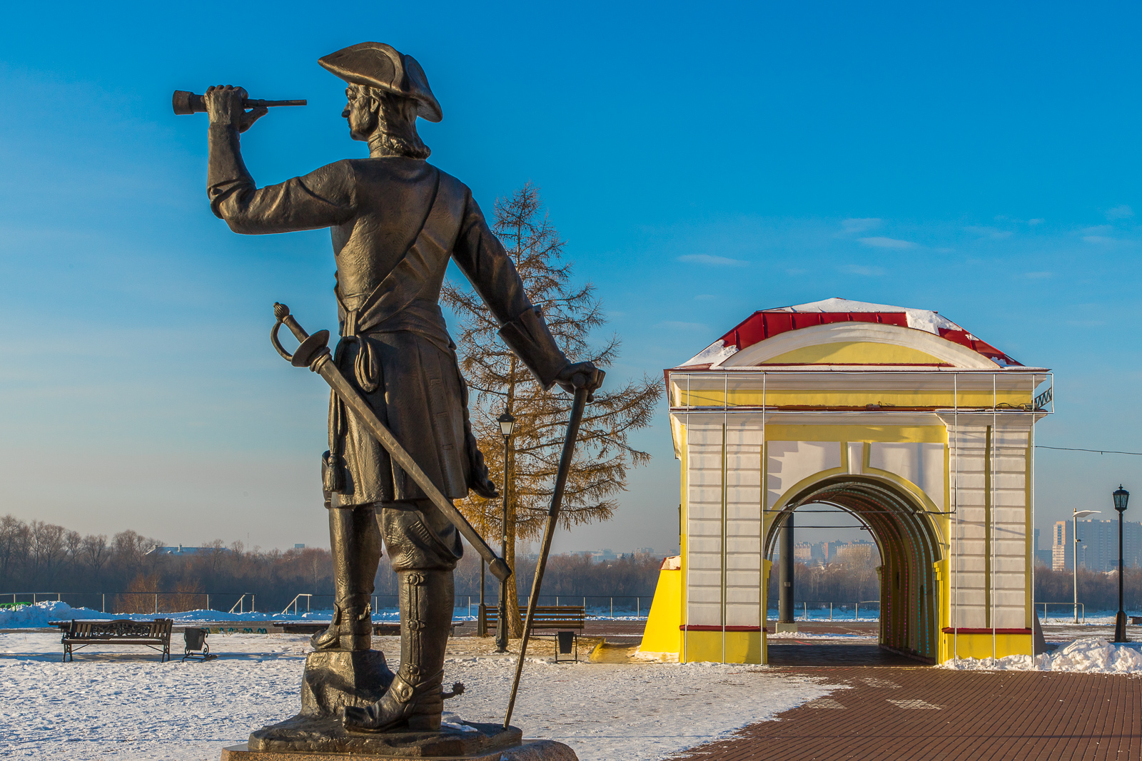 Памятник Петру I