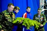 Спортсмены и военные возложили венок Памяти