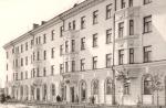 Дом перед сквером на площади Серова. 1950-е